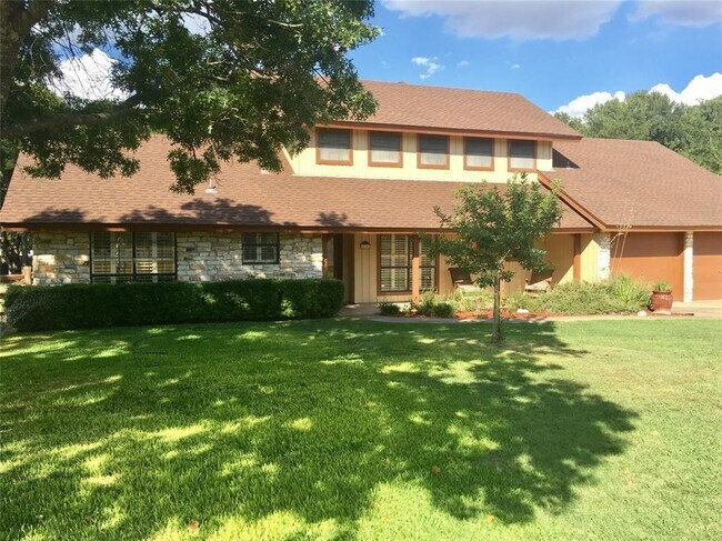 Building Photo - 40101 Heritage Holw