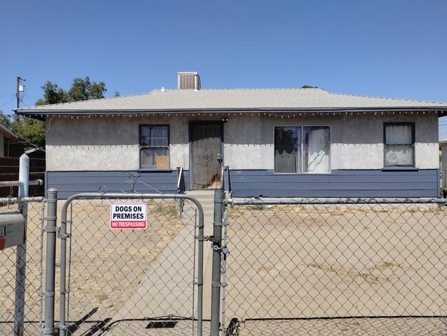 Building Photo - 911 Casa Grande St