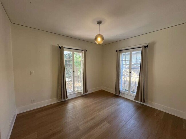 Foto del edificio - For Lease – Updated 2BR Home in Pasadena