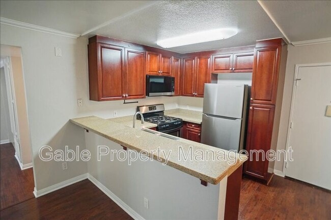 Building Photo - 5515 Canoga Ave