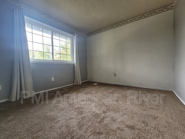 Foto del edificio - 5125 Gibbons Dr