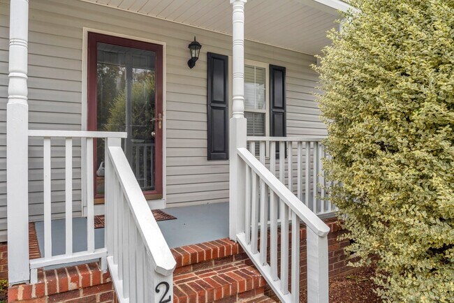 Building Photo - 2046 Samantha Dr