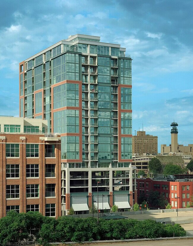 Building Photo - 315 Rock St