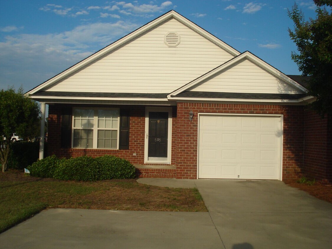 Primary Photo - Available in September, Close to Shaw AFB!
