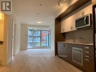 Building Photo - 1575 Lakeshore Rd W