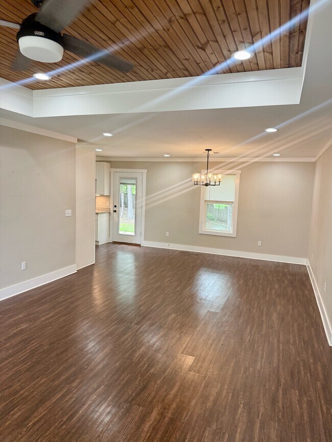 Foto del edificio - 341 Meadow Lark Dr