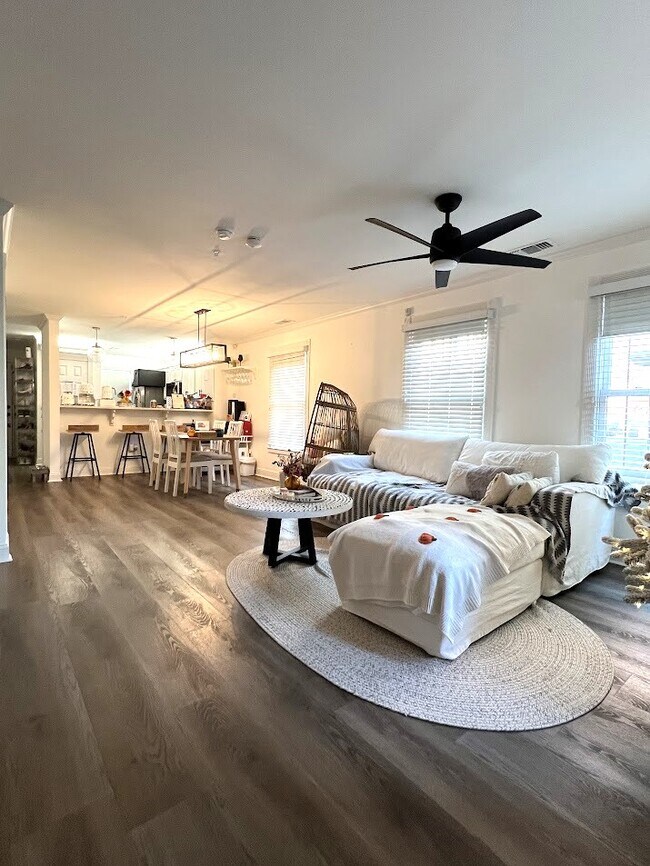 Building Photo - 429 Montgomery St