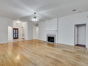 Building Photo - 16715 Lighthouse View Dr