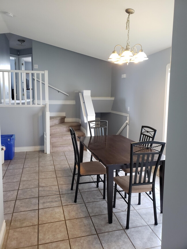 Building Photo - 10641-73ave 73 Ave