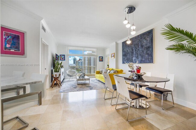 Foto del edificio - 888 Brickell Key Dr