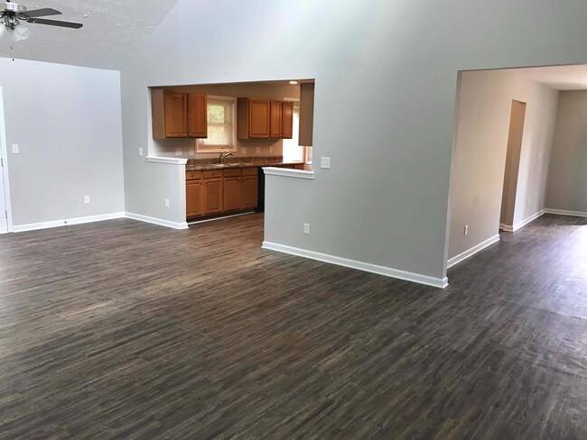 Building Photo - 4800 Victoria Lane