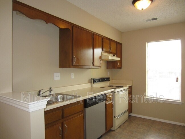 Building Photo - 4587 Summer Creek Cove