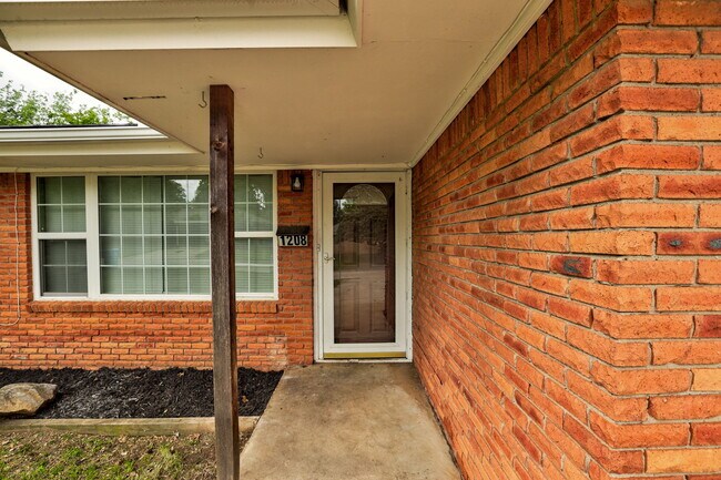 Foto del edificio - 1208 Avondale Dr