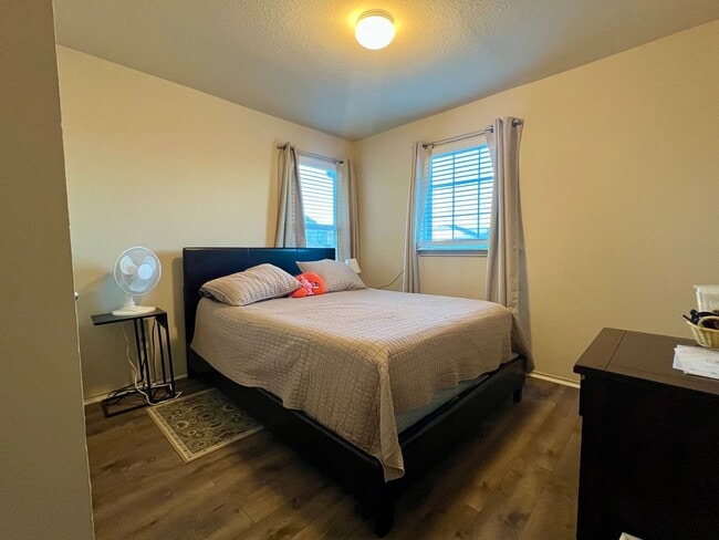 Building Photo - 3-Bedroom Home on Corner Lot in Cottonwood Creek