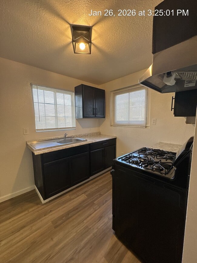 Building Photo - Charming home available now!