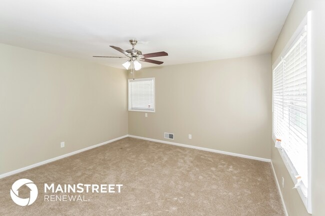 Building Photo - 1114 Rainbow Dr NE