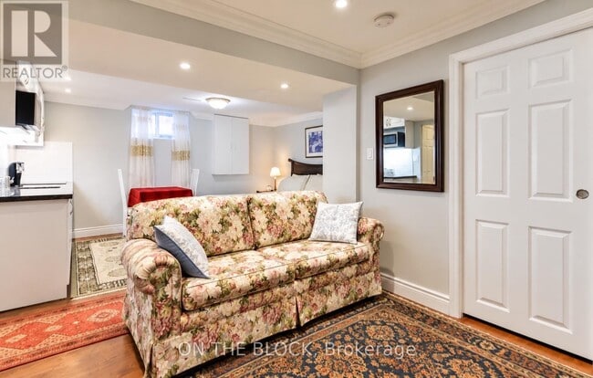 Building Photo - 70 Dalmatian Crescent