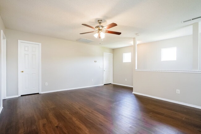 Building Photo - 3149 Varcroft Rd