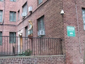 Building Photo - 2059 McGraw Ave