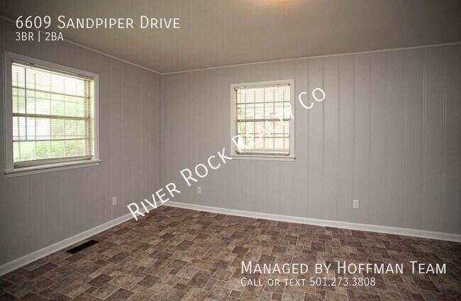 Foto del edificio - 6609 Sandpiper Dr