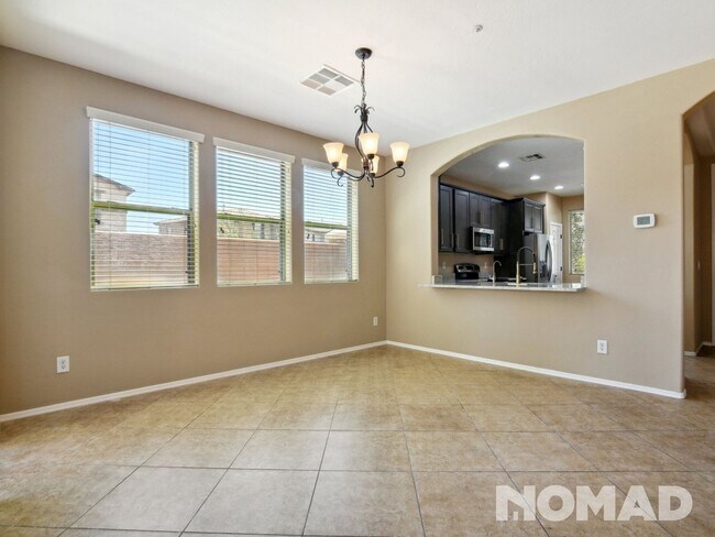 Foto del edificio - Newly Remodeled 3 Bed/3 Bath with a huge L...