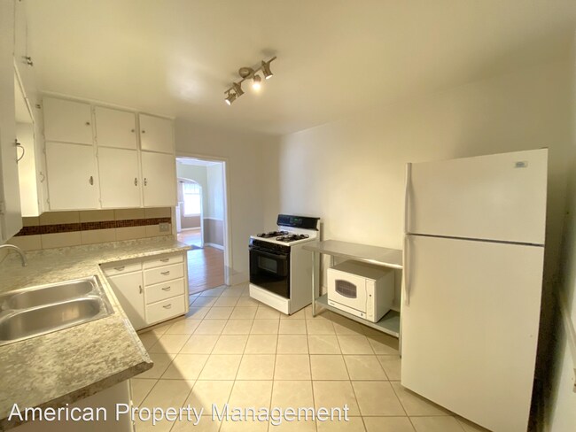 Building Photo - 2 br, 1 bath House - 3311 E 14th Street