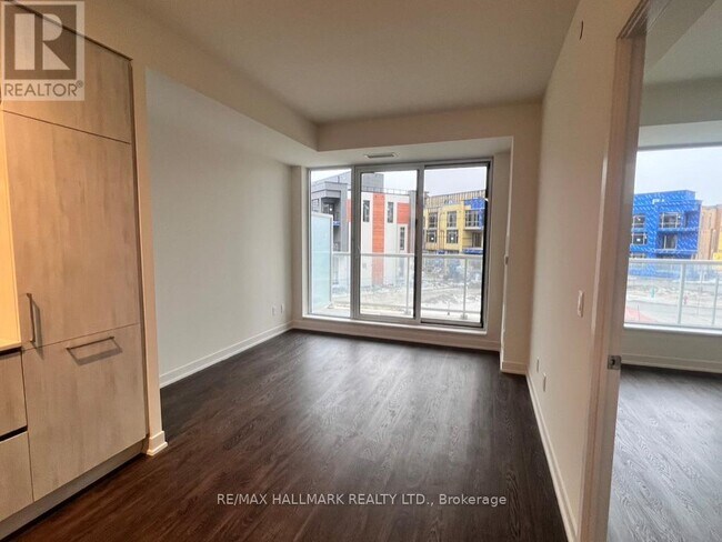 Photo du bâtiment - 6 David Eyer Rd