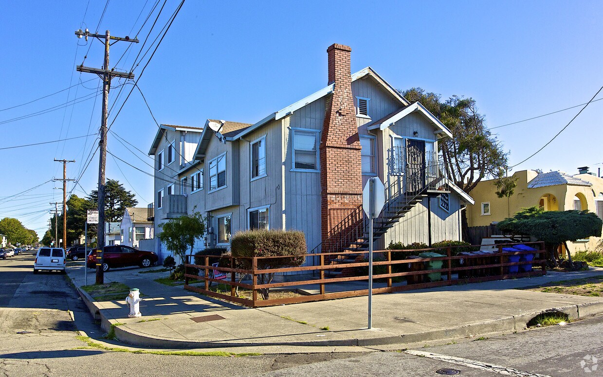 Building Photo - 3401 Nevin Ave