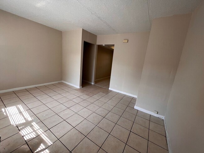 Foto del edificio - 716 SW 7th St