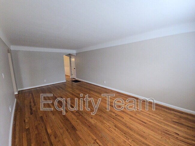 Foto del edificio - 4436 Redmont Ave