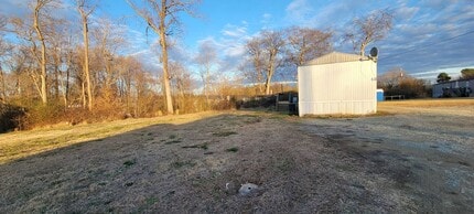 Building Photo - 801 Trollingwood Hawfields Rd