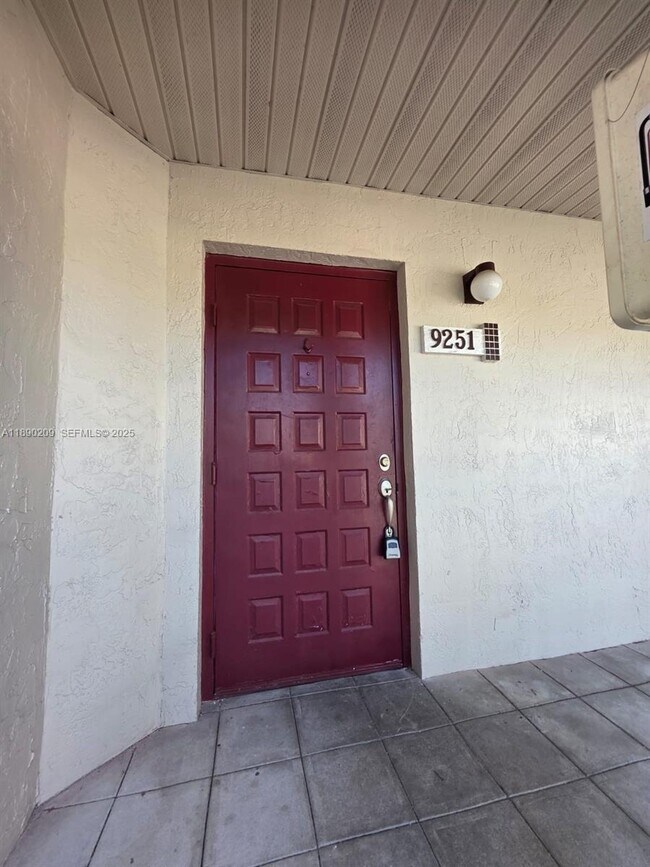 Foto del edificio - 9251 SW 138th Pl