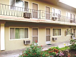 Building Photo - 838 N Azusa Ave