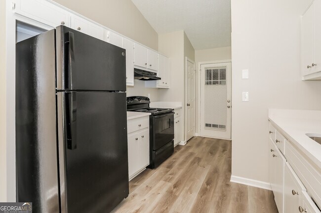 Building Photo - 2737 Glendale Dr