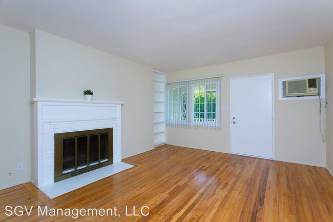 Building Photo - 941-945 Huntington Dr