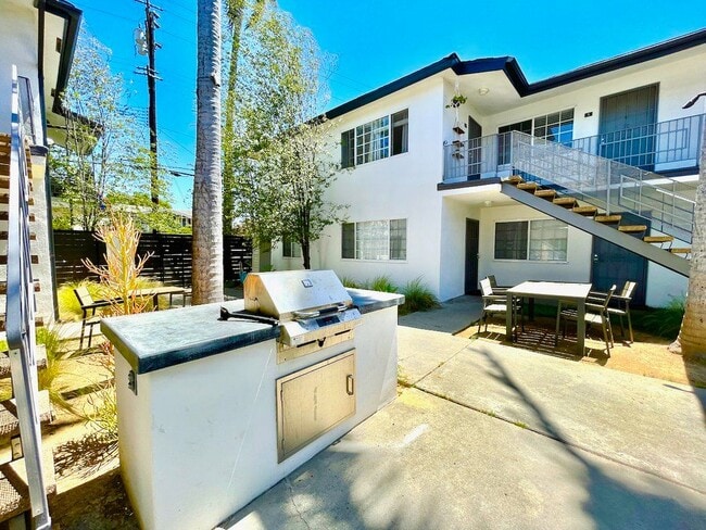 Building Photo - 315 Junipero Ave