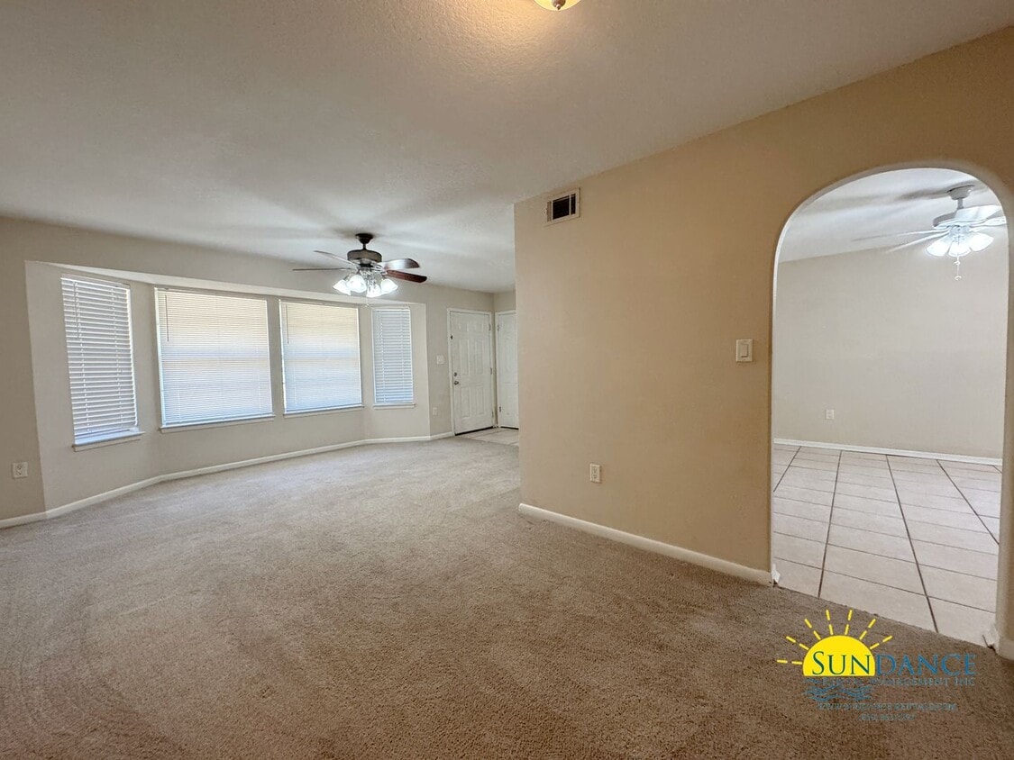 Primary Photo - Charming 3-Bedroom Home in Fort Walton, en...