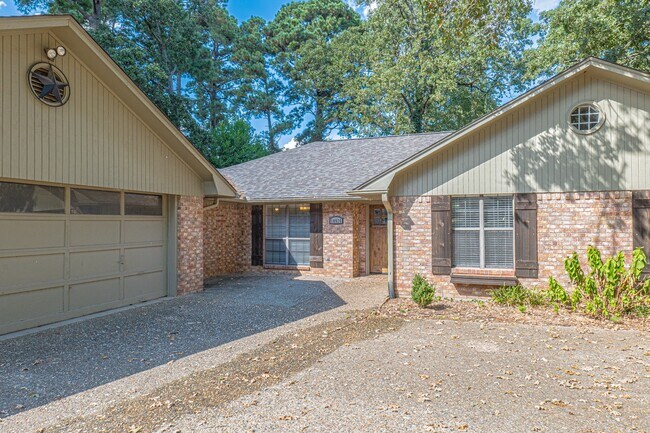 Foto del edificio - 10926 Mosswood Dr