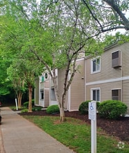 Building Photo - 600 Reusens Rd