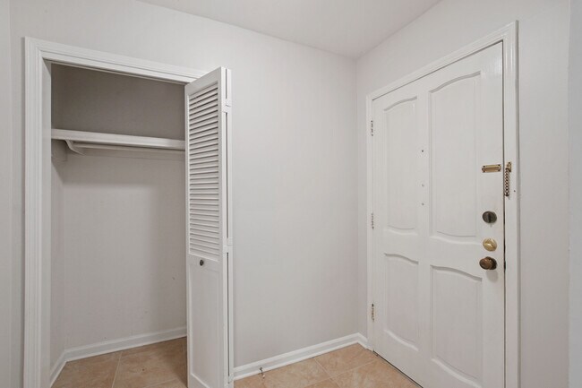 Building Photo - 93 La Rue Pl NW