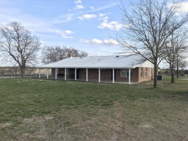 Building Photo - 1012 Maple St