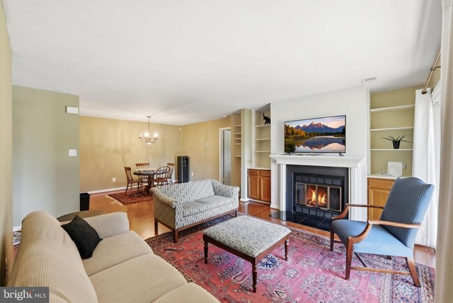 Building Photo - 6204 Redins Dr