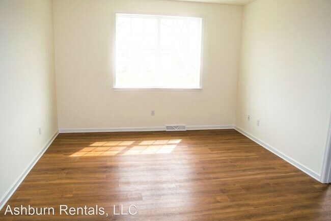 Building Photo - 3 br, 2 bath House - 294 Tea Party Lane