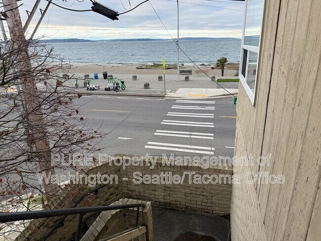 Building Photo - 2356 Alki Ave SW