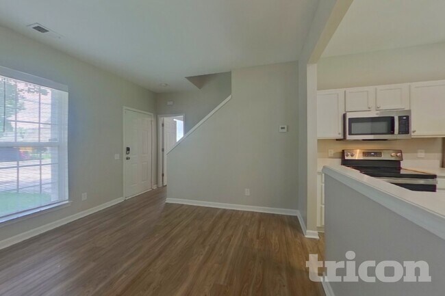 Foto del edificio - 5400 Peachwood Dr