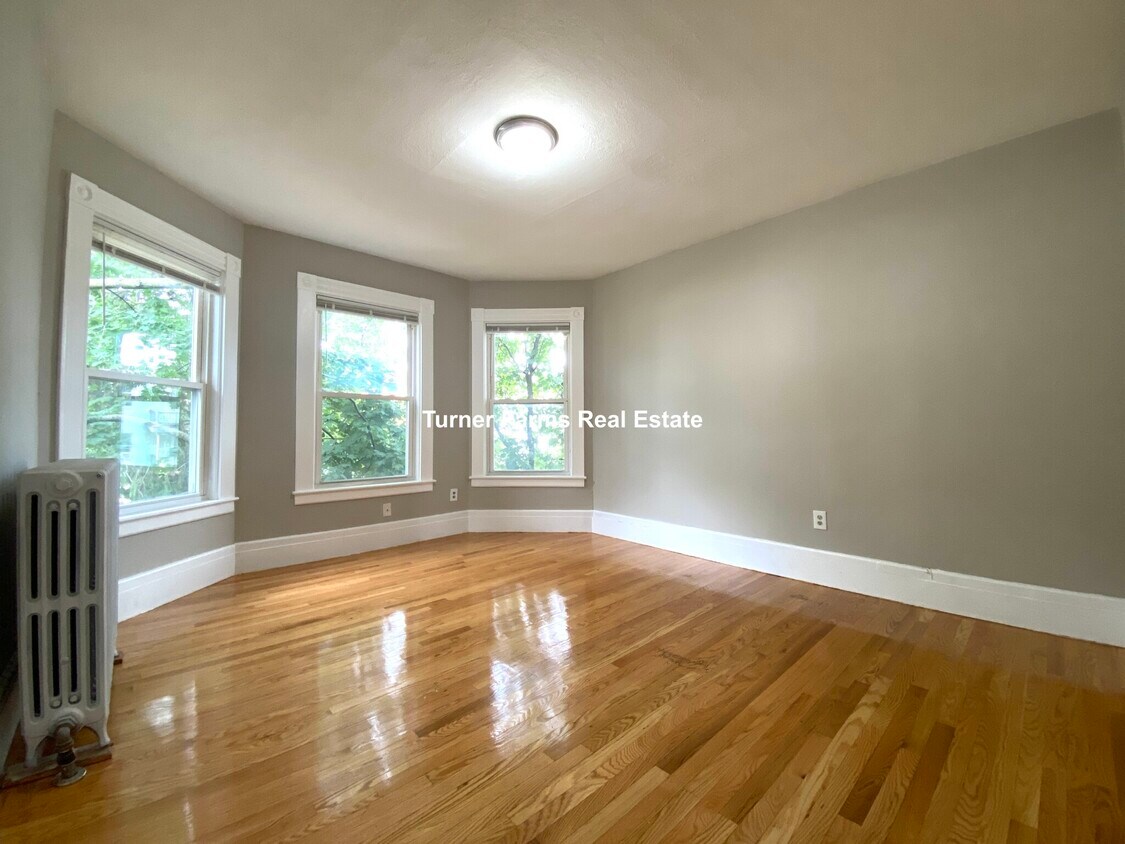 Primary Photo - 185 Bowdoin St
