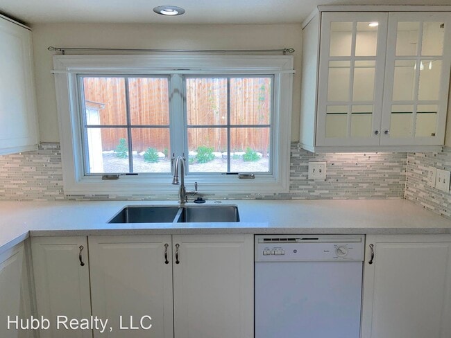 Building Photo - 4 br, 2 bath House - 2930 Parkland Drive