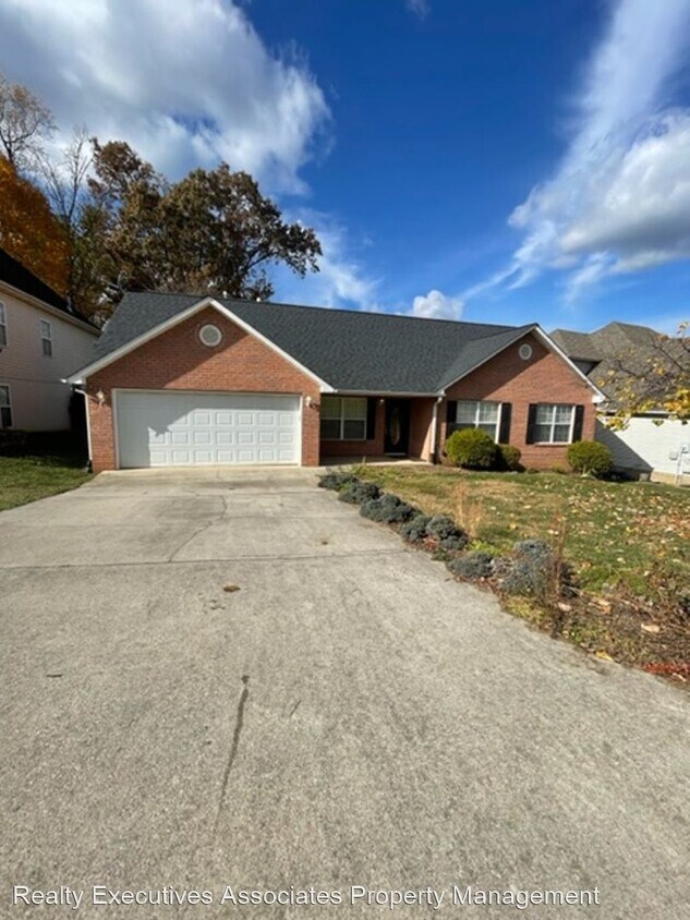 4 br, 2 bath House 11029 Eagle Creek Ln House Rental in Knoxville, TN