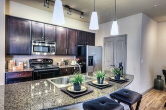Building Photo - 19000 Crescent Springs Dr