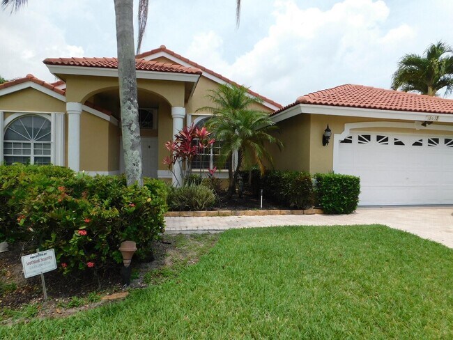 Foto del edificio - 5633 Aspen Ridge Cir
